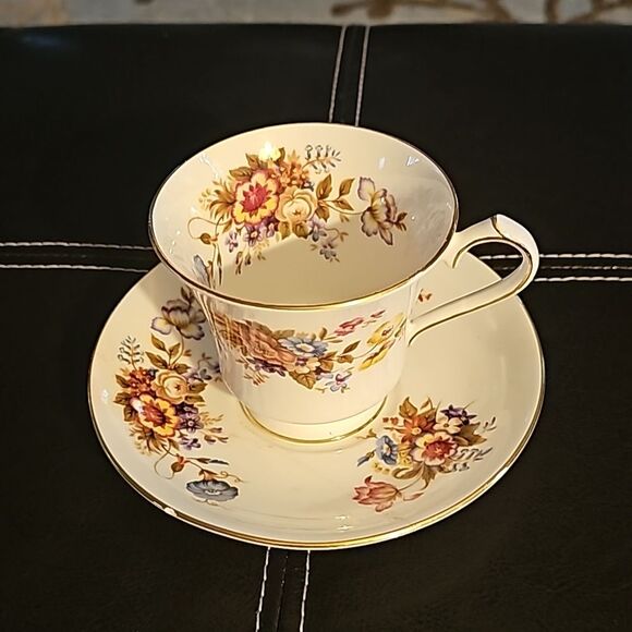 AYNSLEY est. 1775 English BONE CHINA 29c2. Cup and saucer - Picture 1 of 9